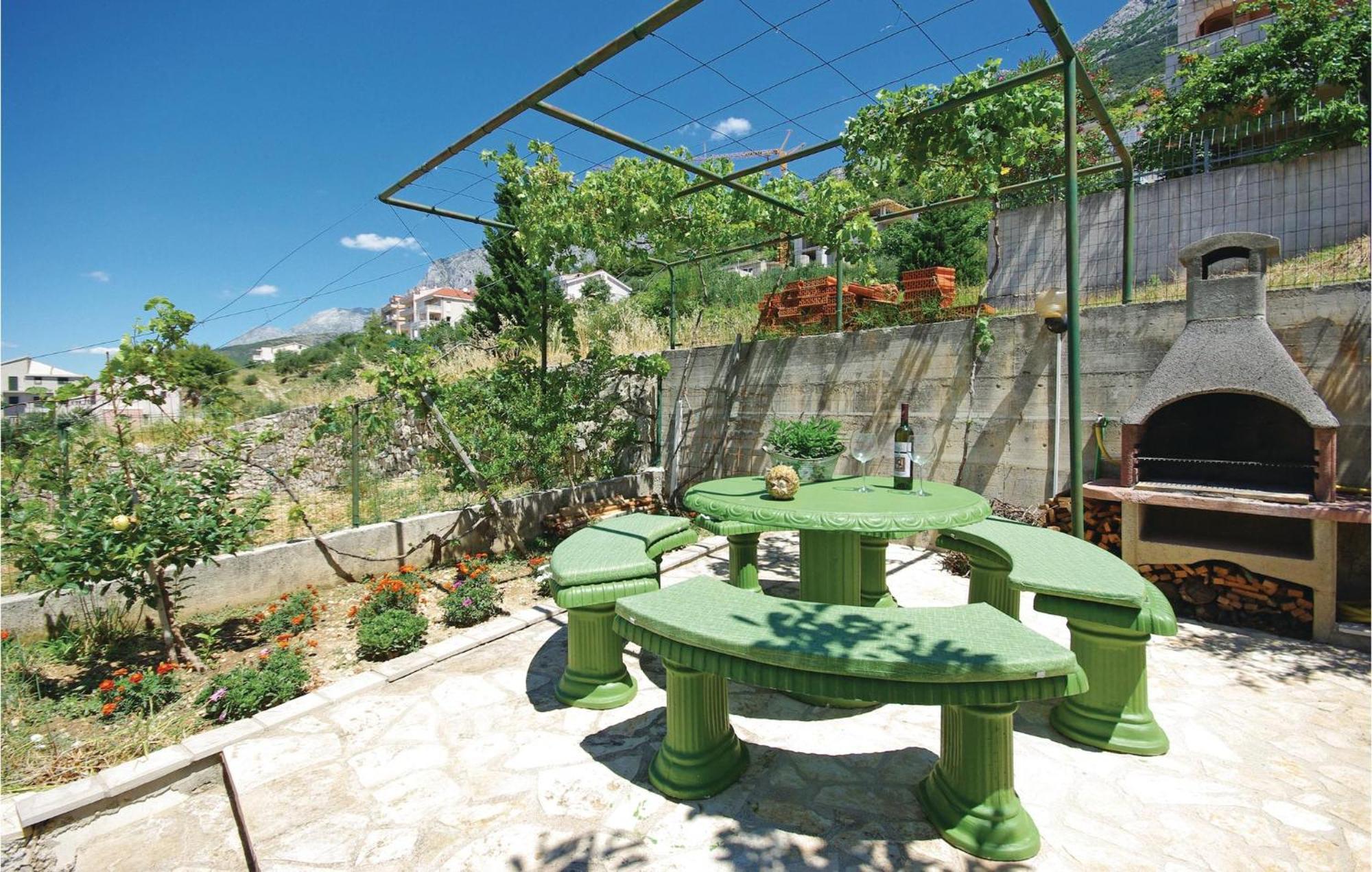 Stunning Apartment In Makarska With Wifi Eksteriør billede